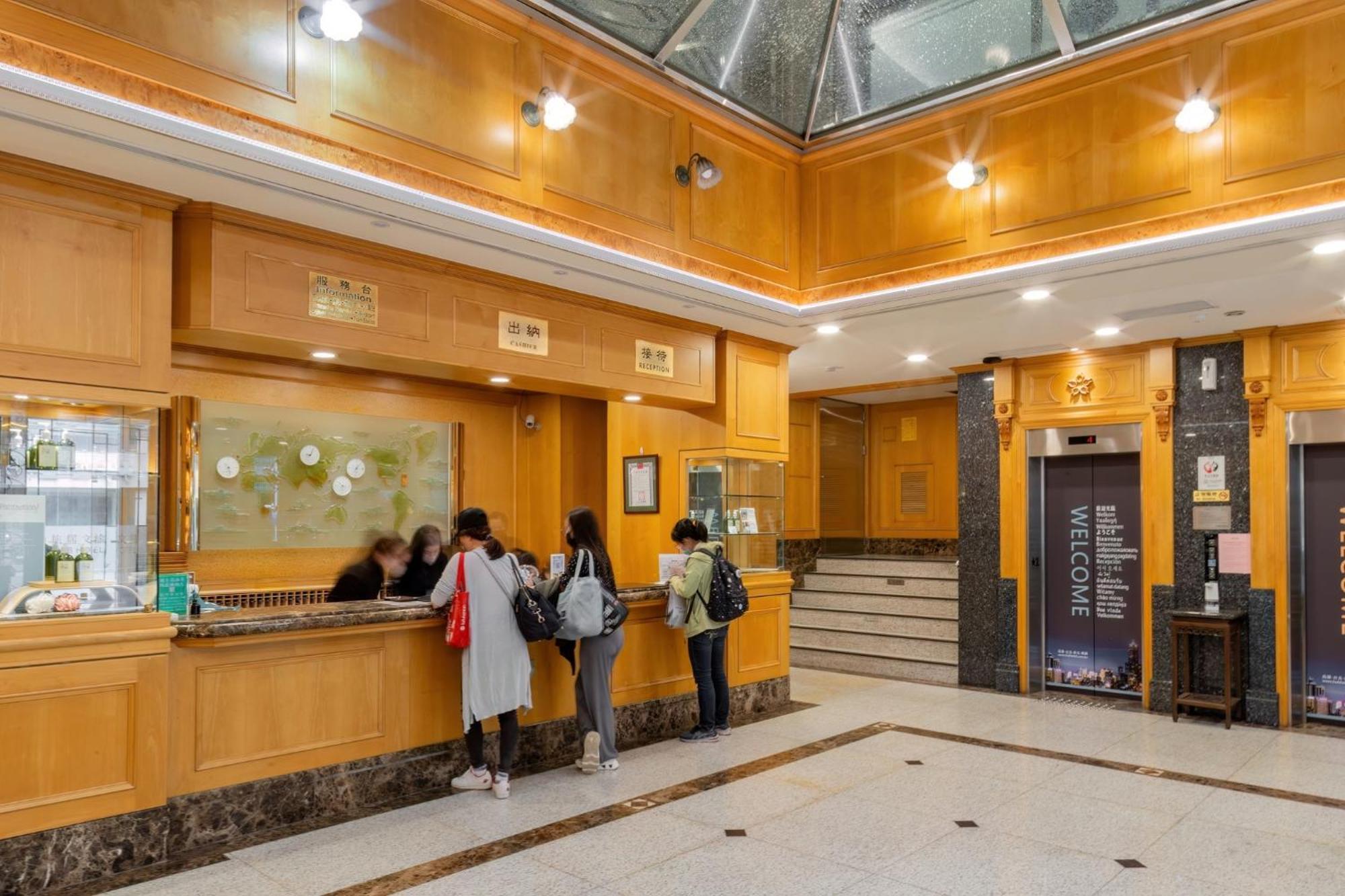 Hub Hotel Kaohsiung Cisian Branch Exterior photo