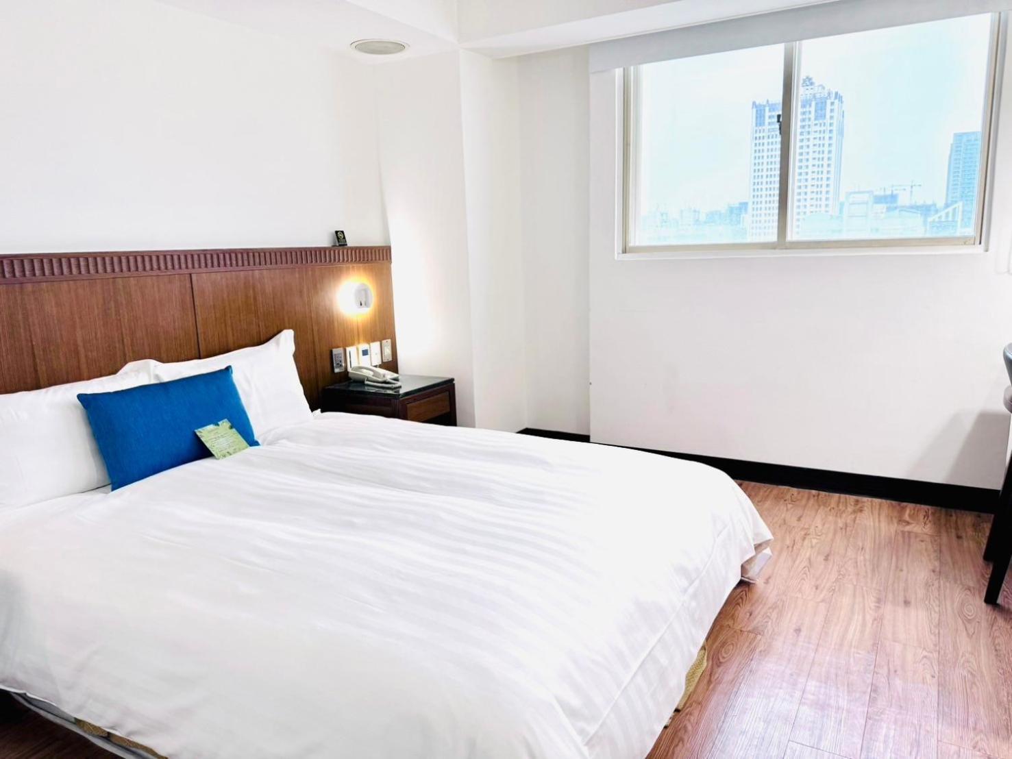 Hub Hotel Kaohsiung Cisian Branch Exterior photo